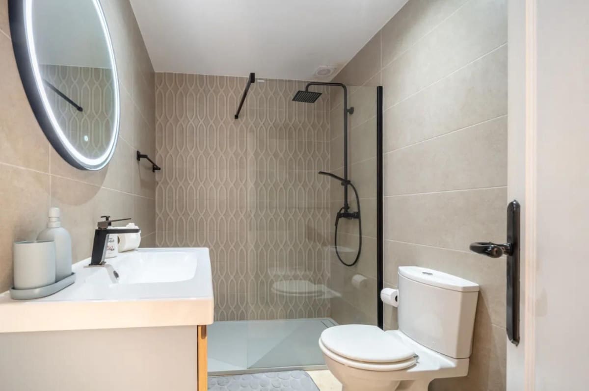 3 chambre Maison de Ville à vendre à Estepona avec piscine garage - 1 050 000 € (Ref: 9542401)