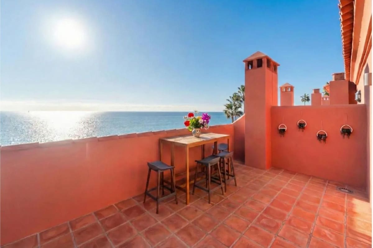 3 chambre Maison de Ville à vendre à Estepona avec piscine garage - 1 050 000 € (Ref: 9542401)