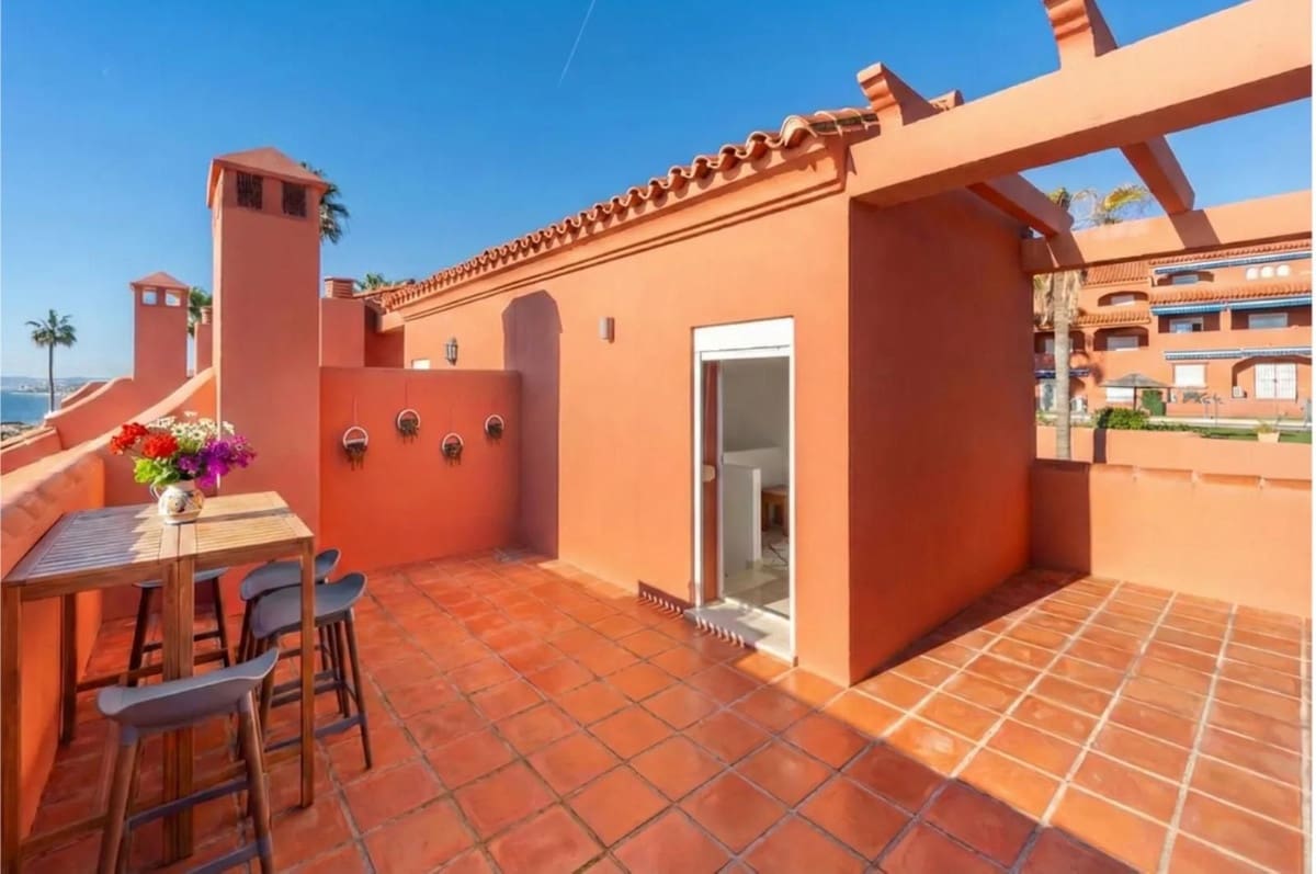 3 chambre Maison de Ville à vendre à Estepona avec piscine garage - 1 050 000 € (Ref: 9542401)