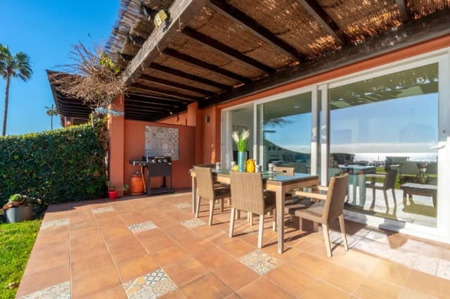 3 chambre Maison de Ville à vendre à Estepona avec piscine garage - 1 050 000 € (Ref: 9542401)
