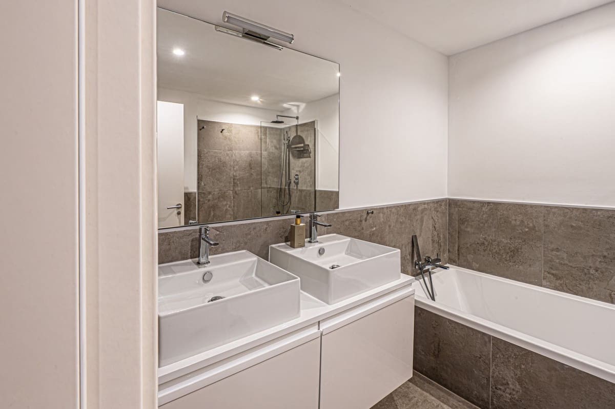 3 makuuhuone Huoneisto myytävänä paikassa La Cala de Mijas mukana uima-altaan 
autotalli - 749 000 € (Ref: 9547016)