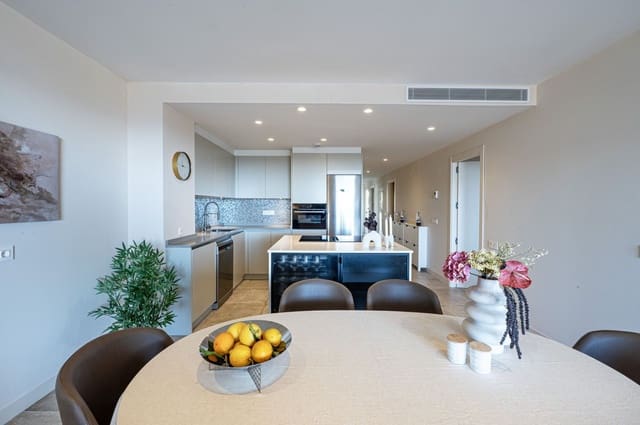 3 makuuhuone Huoneisto myytävänä paikassa La Cala de Mijas, Mijas mukana uima-altaan 
autotalli - 749 000 € (Ref: 9547016)