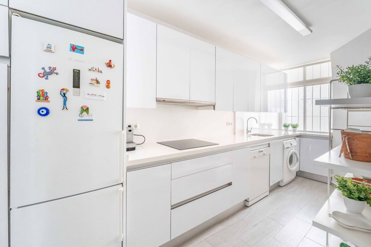 2 slaapkamer Appartement te koop in Calahonda met zwembad garage - € 389.000 (Ref: 9547183)