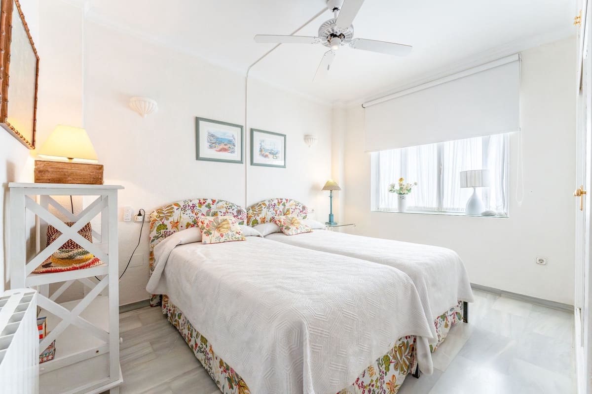 2 slaapkamer Appartement te koop in Calahonda met zwembad garage - € 389.000 (Ref: 9547183)