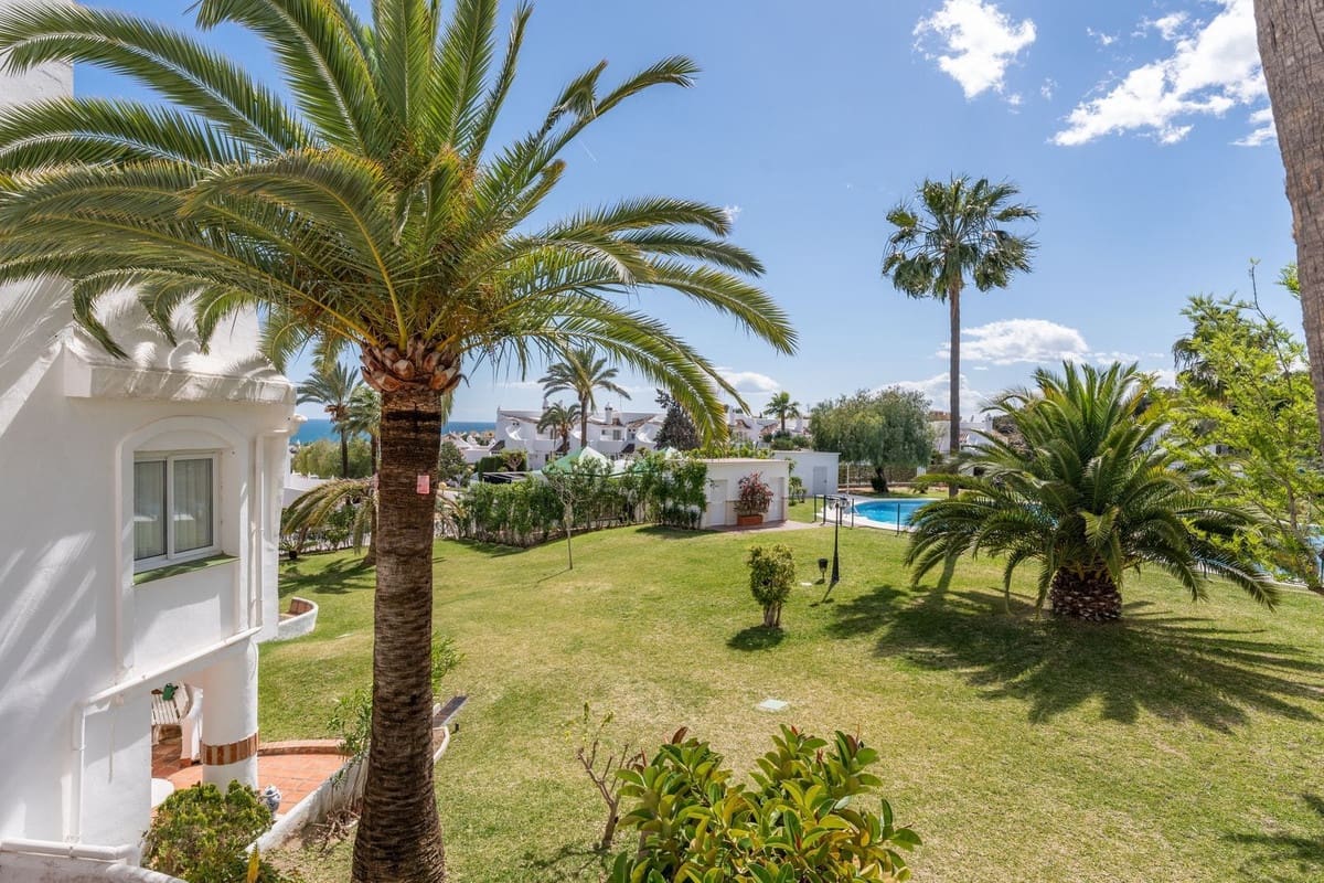 2 slaapkamer Appartement te koop in Calahonda met zwembad garage - € 389.000 (Ref: 9547183)