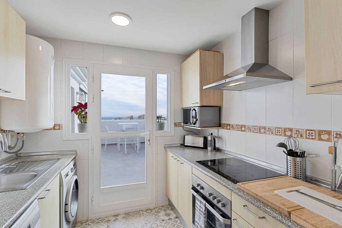 3 chambre Penthouse à vendre à Fuengirola avec piscine garage - 595 000 € (Ref: 9547184)