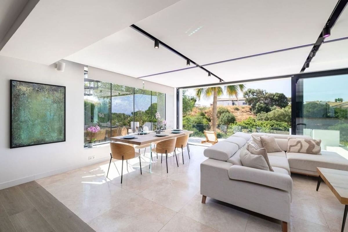 3 bedroom Villa for sale in Mijas Costa with pool - € 720,000 (Ref: 9559049)