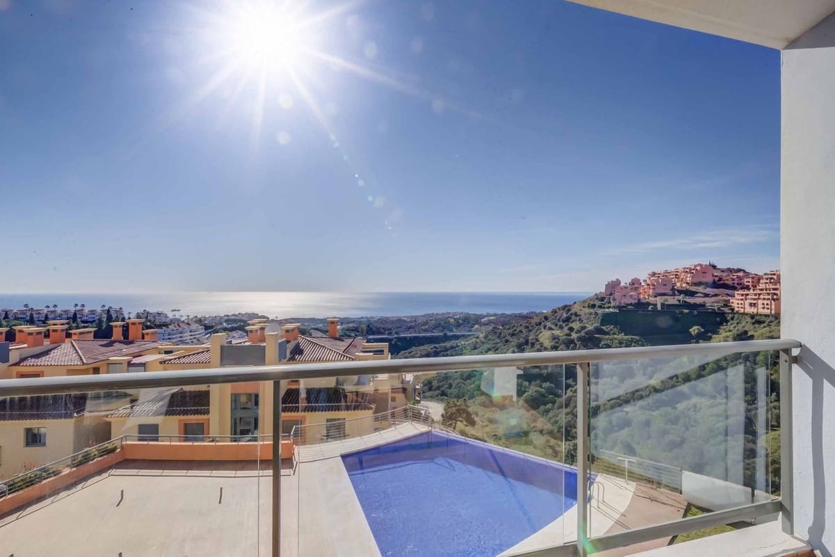 2 slaapkamer Appartement te koop in Calahonda met zwembad garage - € 419.000 (Ref: 9559050)