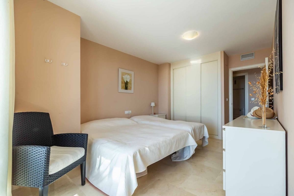 2 slaapkamer Appartement te koop in Calahonda met zwembad garage - € 419.000 (Ref: 9559050)