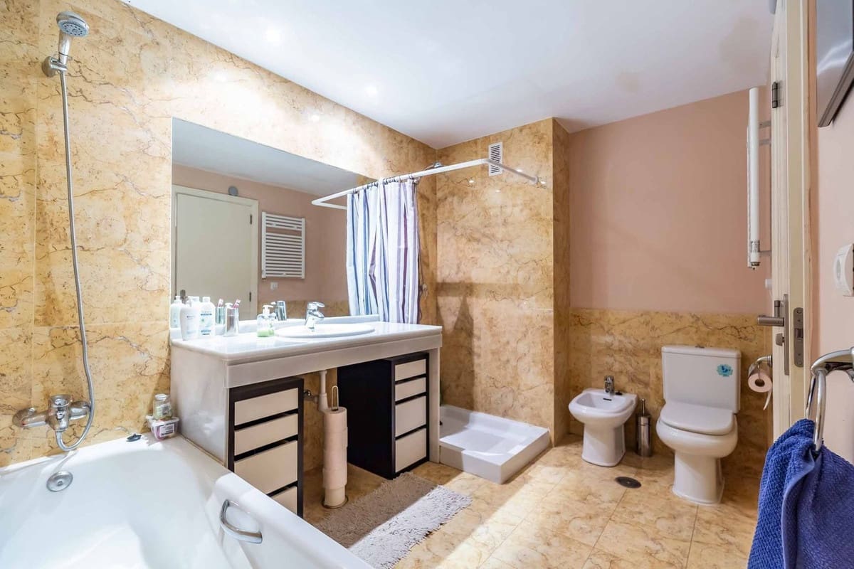 2 slaapkamer Appartement te koop in Calahonda met zwembad garage - € 419.000 (Ref: 9559050)