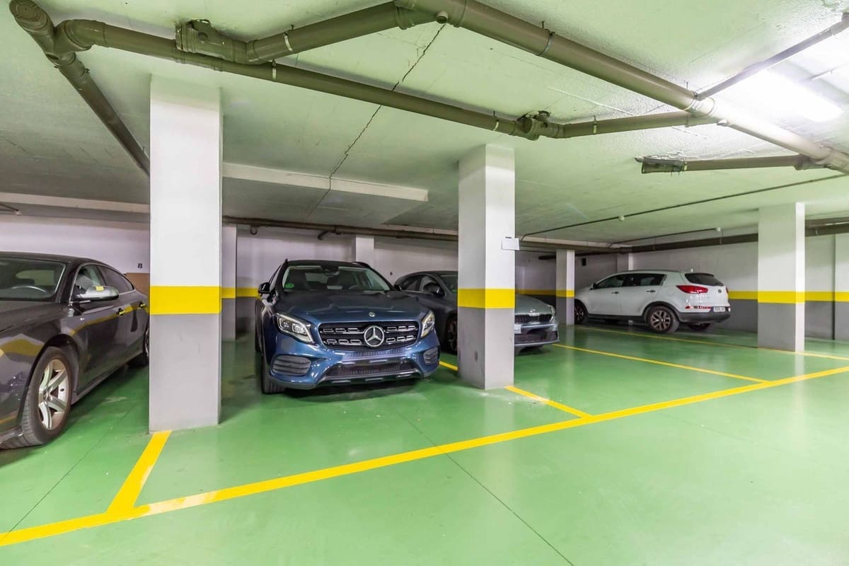 2 slaapkamer Appartement te koop in Calahonda met zwembad garage - € 419.000 (Ref: 9559050)