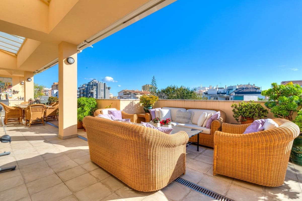 4 chambre Penthouse à vendre à Fuengirola avec piscine garage - 1 195 000 € (Ref: 9559051)