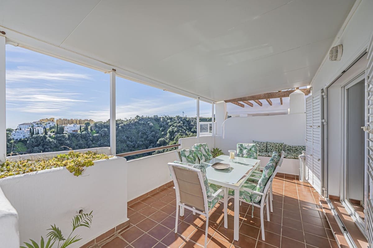 4 slaapkamer Appartement te koop in New Golden Mile met zwembad garage - € 885.000 (Ref: 9559052)