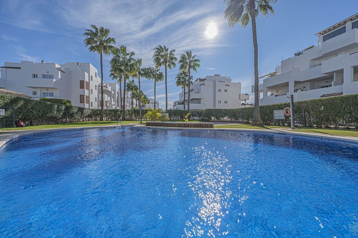 4 slaapkamer Appartement te koop in New Golden Mile met zwembad garage - € 885.000 (Ref: 9559052)