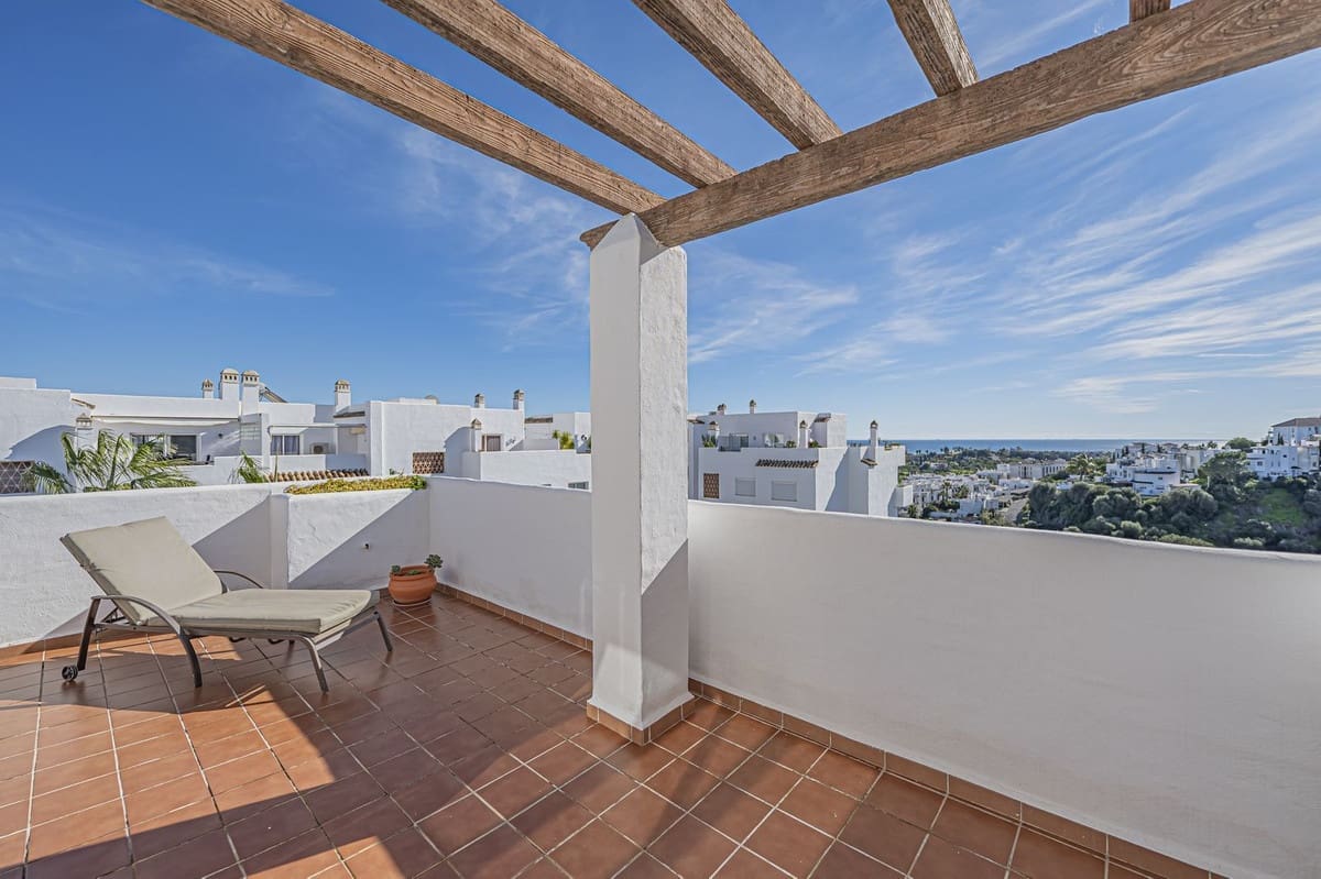 4 bedroom Apartment for sale in New Golden Mile with pool garage - € 885,000 (Ref: 9559052)