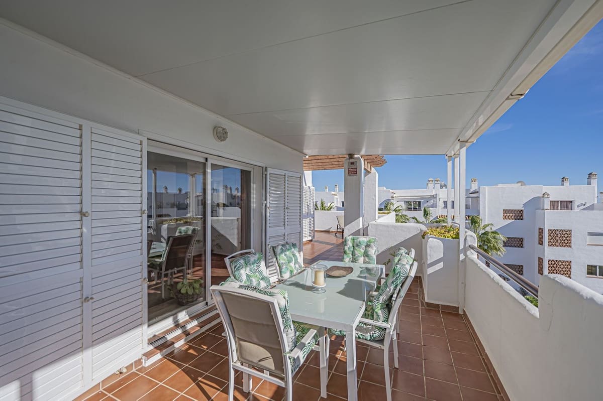 4 bedroom Apartment for sale in New Golden Mile with pool garage - € 885,000 (Ref: 9559052)