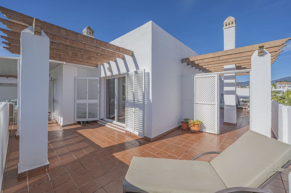 4 bedroom Apartment for sale in New Golden Mile with pool garage - € 885,000 (Ref: 9559052)