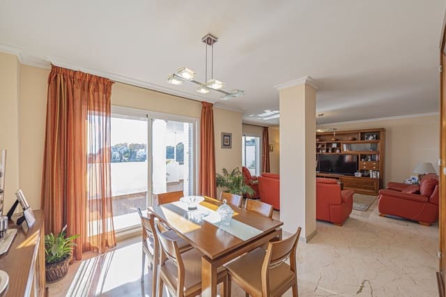 4 Zimmer Apartment zu verkaufen in Selwo, Estepona mit Pool Garage - 885.000 € (Ref: 9559052)