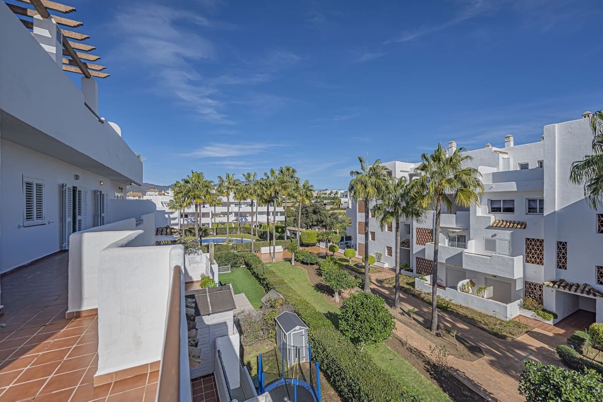 4 bedroom Apartment for sale in New Golden Mile with pool garage - € 885,000 (Ref: 9559052)