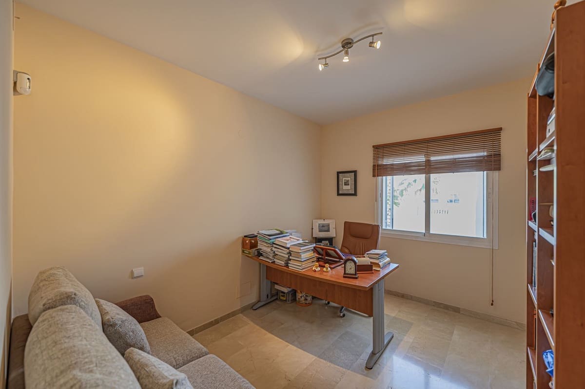 4 bedroom Apartment for sale in New Golden Mile with pool garage - € 885,000 (Ref: 9559052)