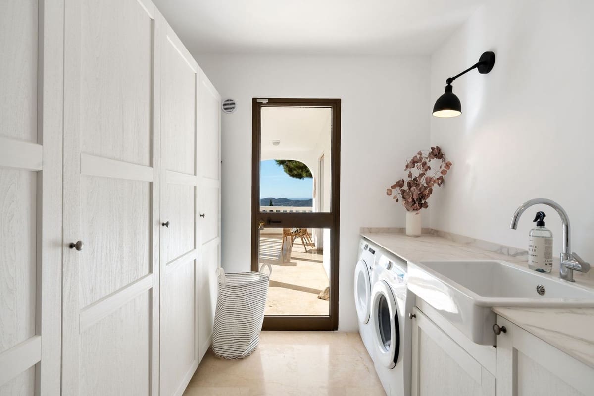 6 soveværelse Villa til salg i La Sierrezuela med swimmingpool garage - € 1.995.000 (Ref: 9564019)