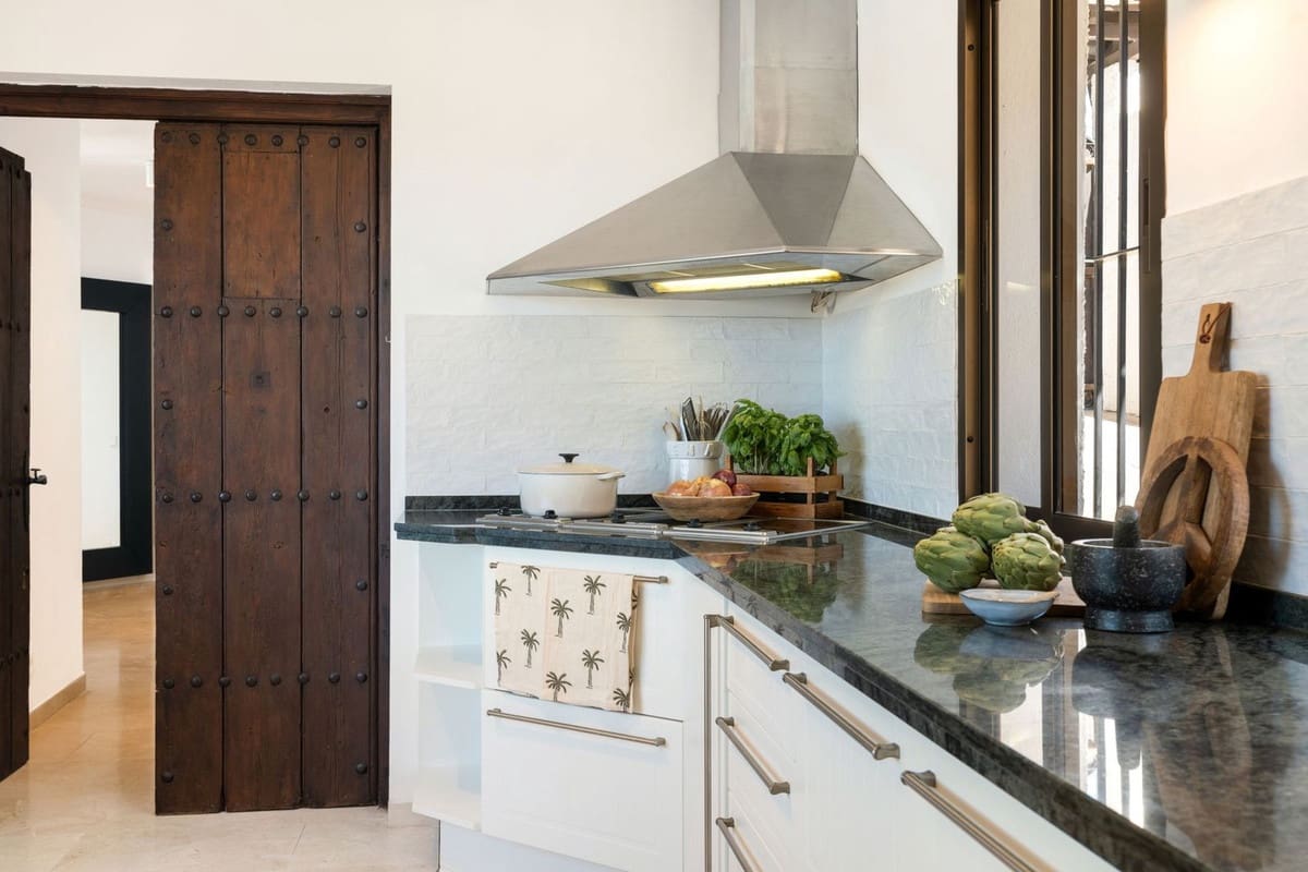 6 soveværelse Villa til salg i La Sierrezuela med swimmingpool garage - € 1.995.000 (Ref: 9564019)