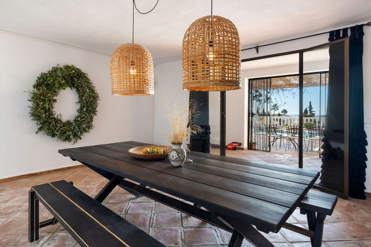 6 soveværelse Villa til salg i La Sierrezuela med swimmingpool garage - € 1.995.000 (Ref: 9564019)