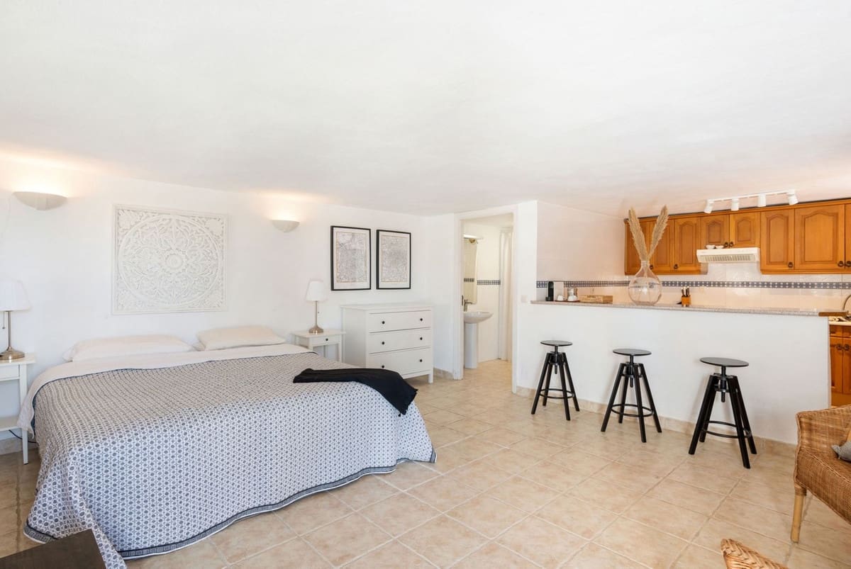 6 soveværelse Villa til salg i La Sierrezuela med swimmingpool garage - € 1.995.000 (Ref: 9564019)