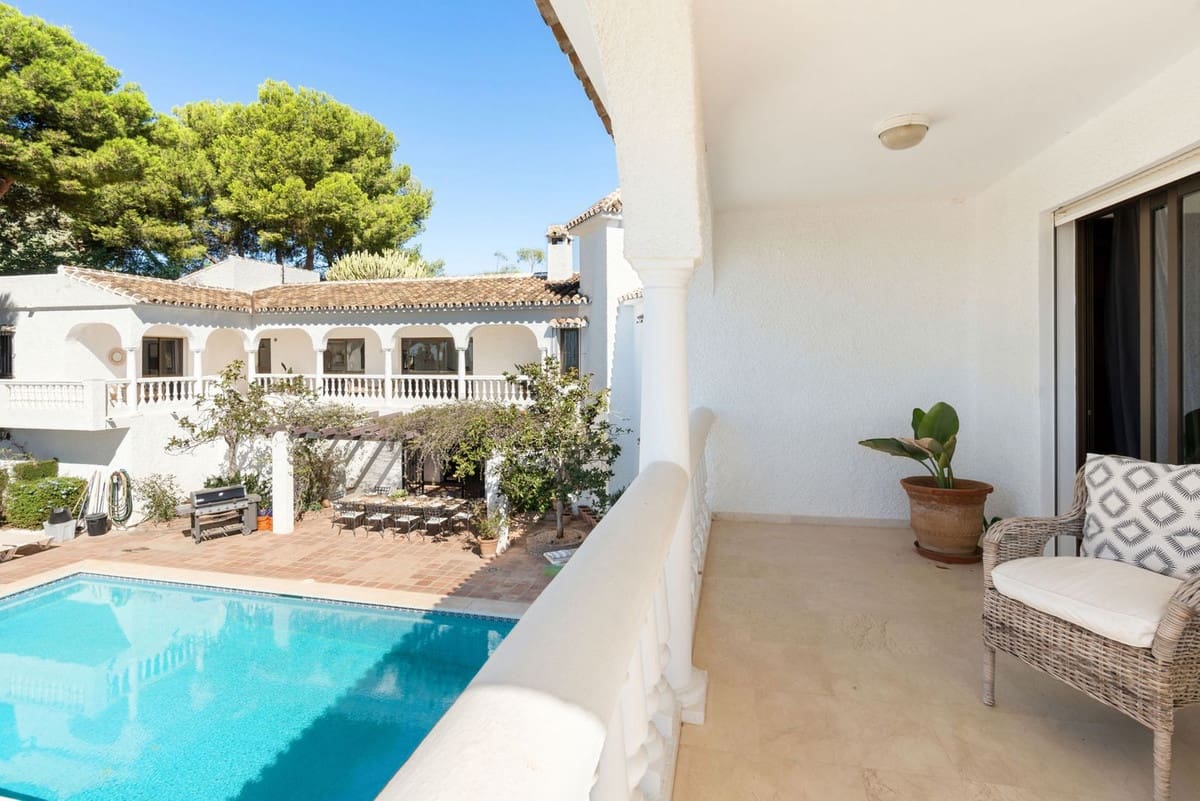 6 soveværelse Villa til salg i La Sierrezuela med swimmingpool garage - € 1.995.000 (Ref: 9564019)