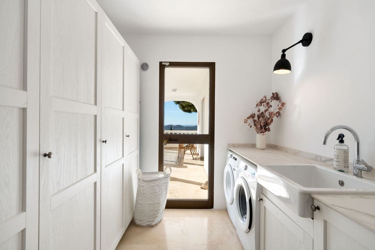 6 soveværelse Villa til salg i La Sierrezuela med swimmingpool garage - € 1.995.000 (Ref: 9564019)