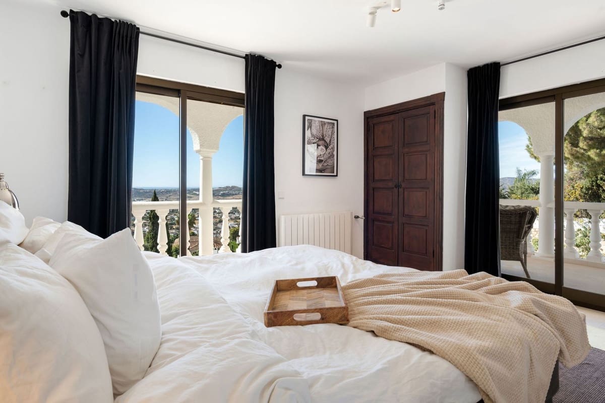 6 soveværelse Villa til salg i La Sierrezuela med swimmingpool garage - € 1.995.000 (Ref: 9564019)