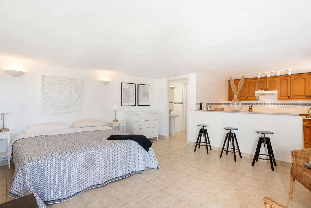 6 soveværelse Villa til salg i La Sierrezuela med swimmingpool garage - € 1.995.000 (Ref: 9564019)