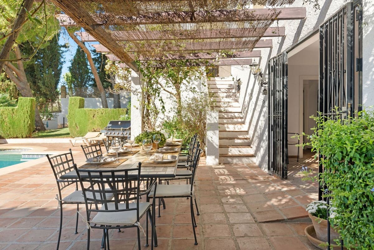 6 soveværelse Villa til salg i La Sierrezuela med swimmingpool garage - € 1.995.000 (Ref: 9564019)