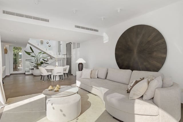 3 soveværelse Villa til salg i Mijas med swimmingpool - € 1.350.000 (Ref: 9566476)