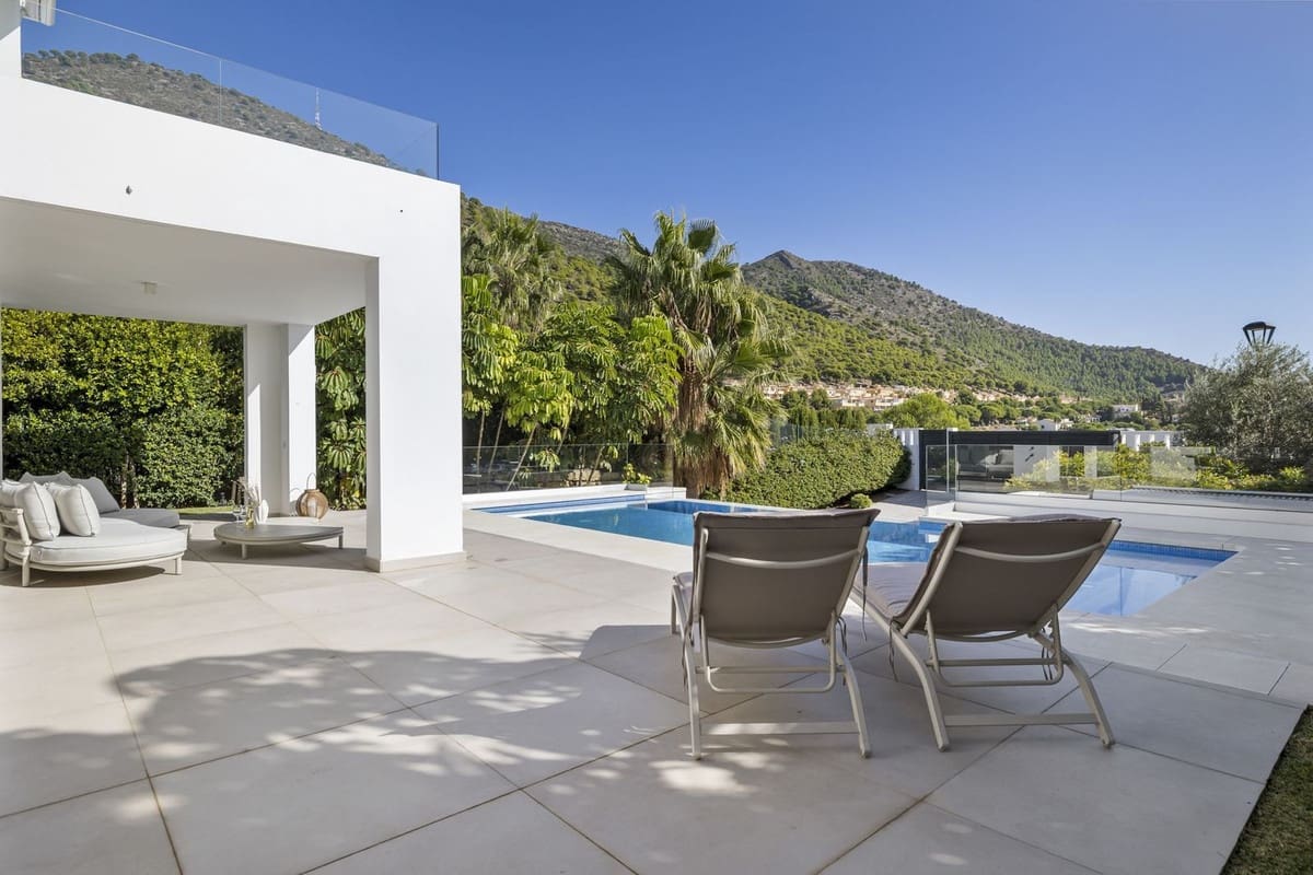 3 soveværelse Villa til salg i Mijas med swimmingpool - € 1.350.000 (Ref: 9566476)