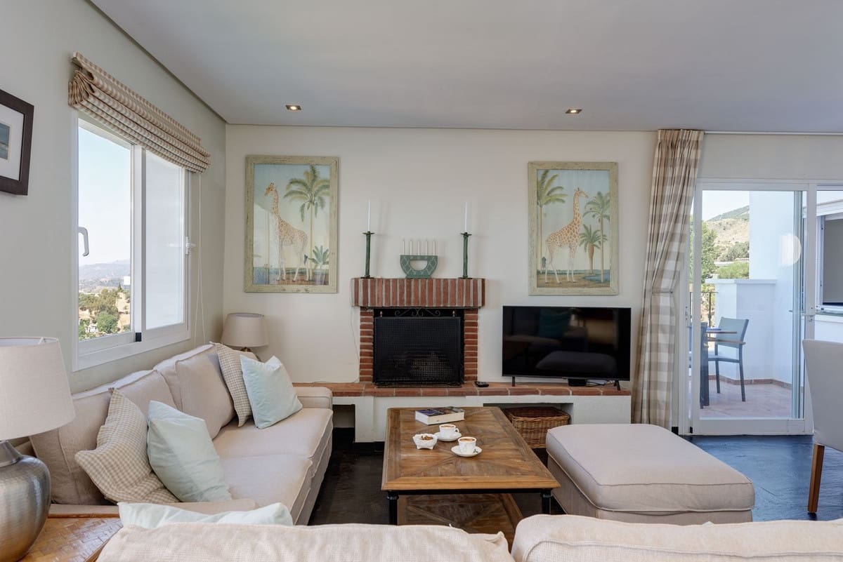 6 bedroom Villa for sale in Mijas with pool garage - € 1,850,000 (Ref: 9566666)