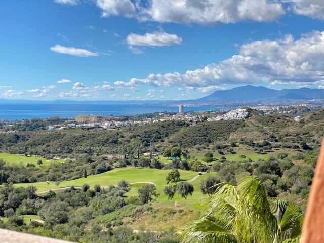 2 soveværelse Penthouse til salg i El Rosario, Marbella med swimmingpool garage - € 580.000 (Ref: 9569277)