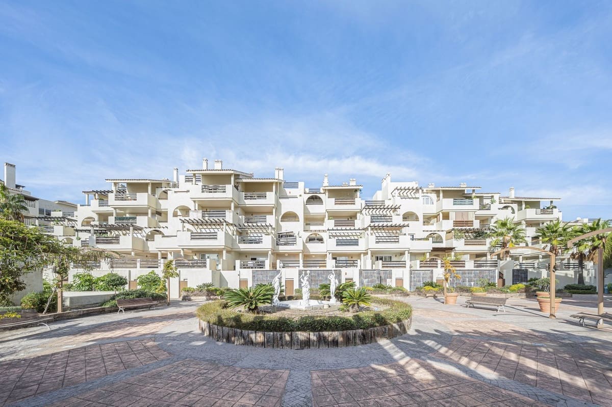 2 chambre Appartement à vendre à Estepona avec piscine garage - 325 000 € (Ref: 9569530)