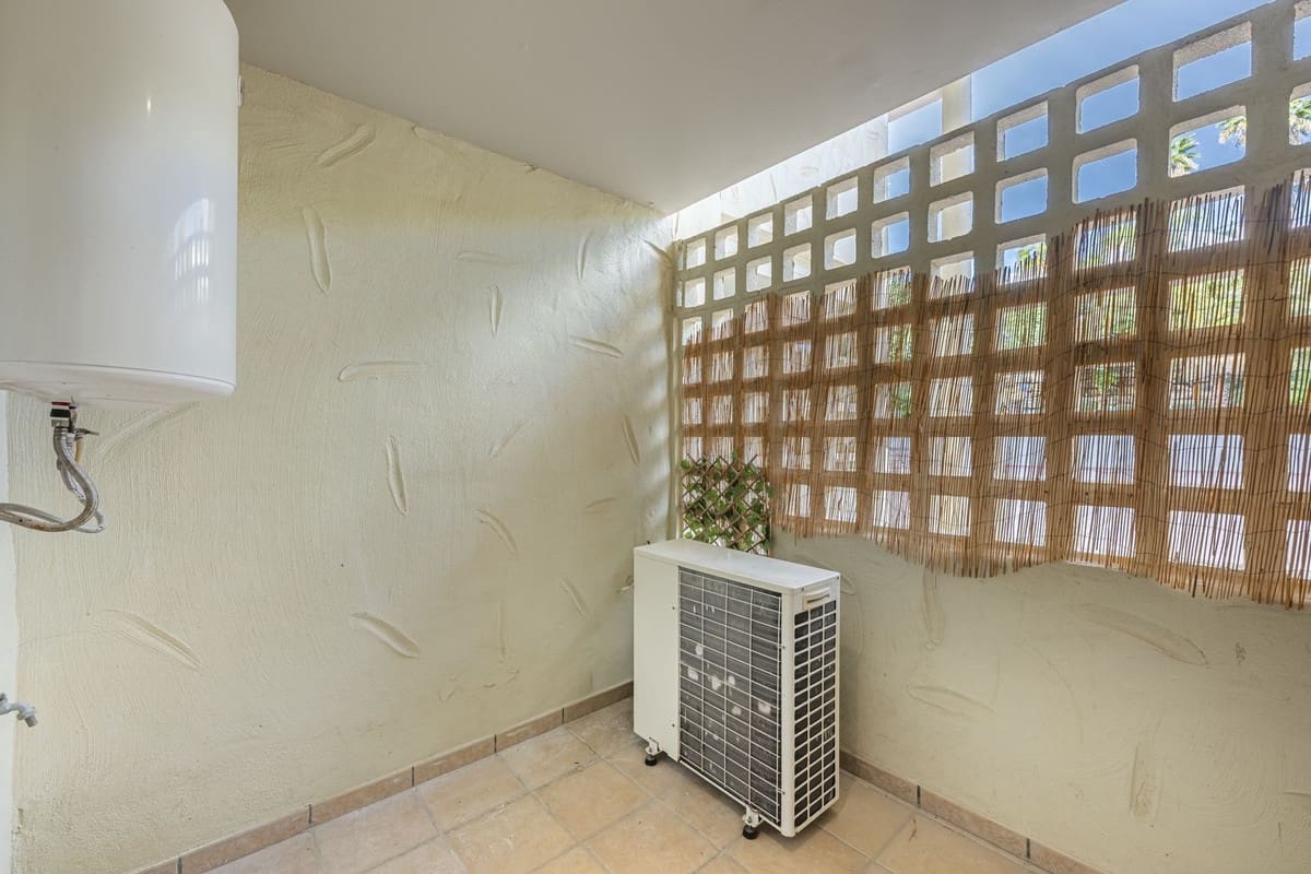 2 chambre Appartement à vendre à Estepona avec piscine garage - 325 000 € (Ref: 9569530)