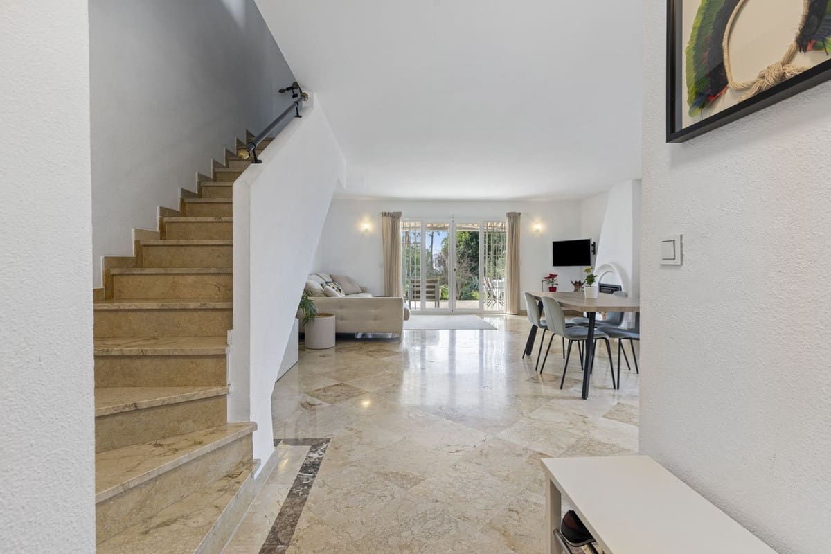 3 sypialnia Dom na sprzedaż w Atalaya-Isdabe z basenem garażem - 480 000 € (Ref: 9570006)