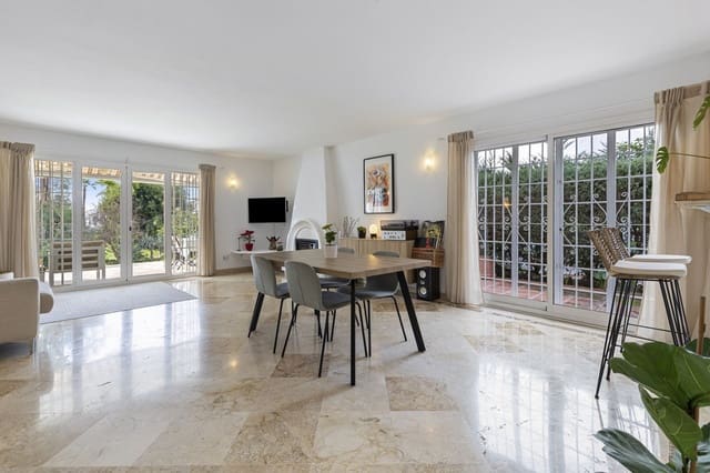 3 sypialnia Dom na sprzedaż w Atalaya-Isdabe, Estepona z basenem garażem - 480 000 € (Ref: 9570006)