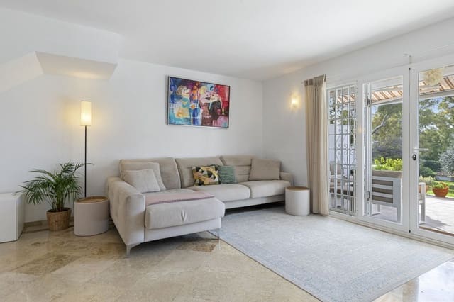 3 sypialnia Dom na sprzedaż w Atalaya-Isdabe, Estepona z basenem garażem - 480 000 € (Ref: 9570006)