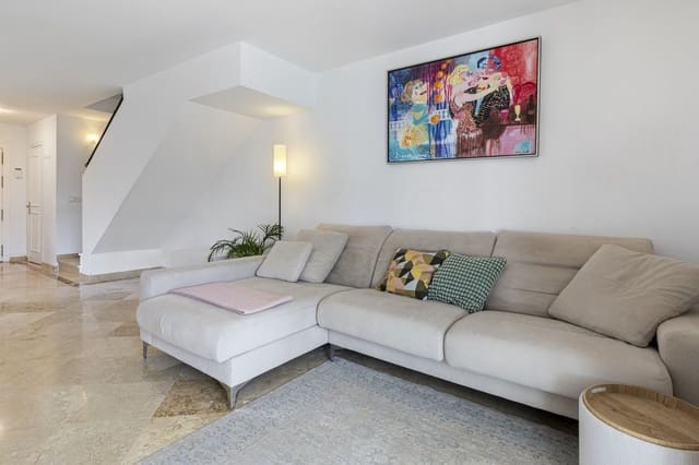 3 sypialnia Dom na sprzedaż w Atalaya-Isdabe, Estepona z basenem garażem - 480 000 € (Ref: 9570006)