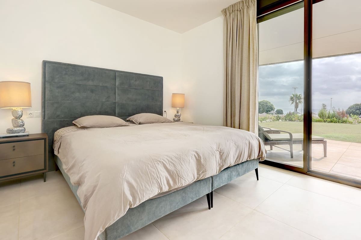 3 sypialnia Apartament na sprzedaż w Bahia de Casares z basenem garażem - 699 000 € (Ref: 9581286)