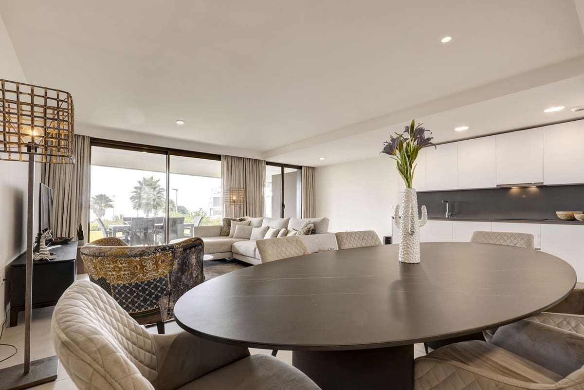 3 sypialnia Apartament na sprzedaż w Bahia de Casares z basenem garażem - 699 000 € (Ref: 9581286)