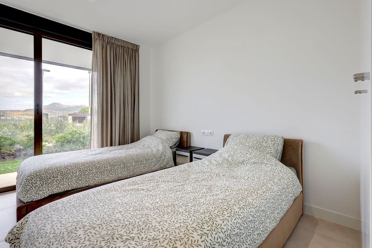 3 sypialnia Apartament na sprzedaż w Bahia de Casares z basenem garażem - 699 000 € (Ref: 9581286)