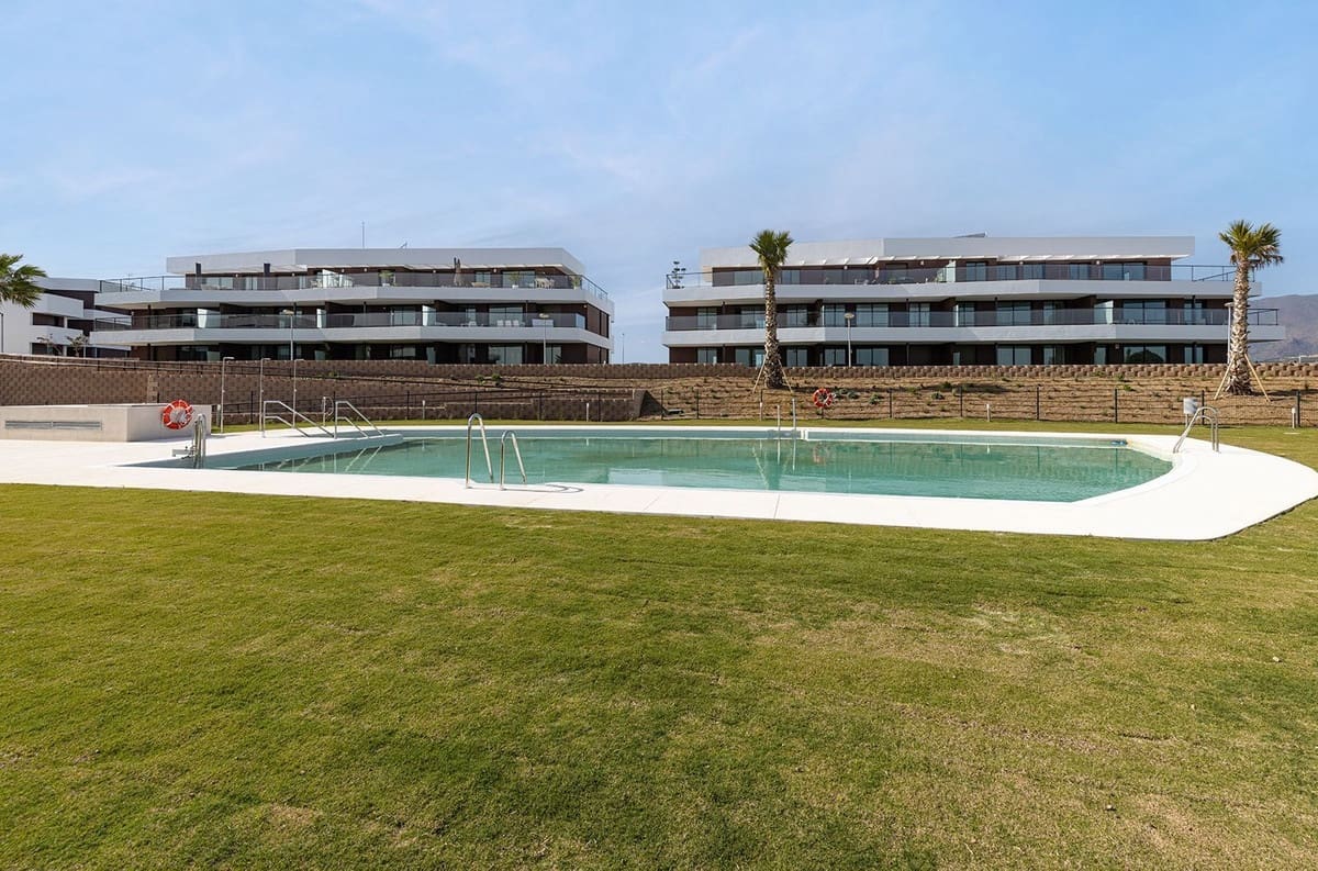 3 sypialnia Apartament na sprzedaż w Bahia de Casares z basenem garażem - 699 000 € (Ref: 9581286)