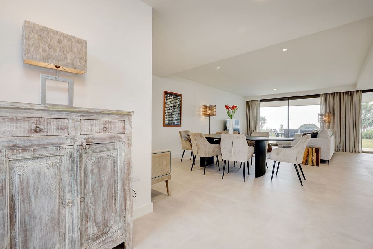 3 bedroom Apartment for sale in Bahia de Casares with pool garage - € 699,000 (Ref: 9581286)