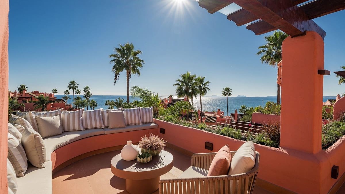 3 bedroom Apartment for sale in New Golden Mile with pool garage - € 2,995,000 (Ref: 9581287)
