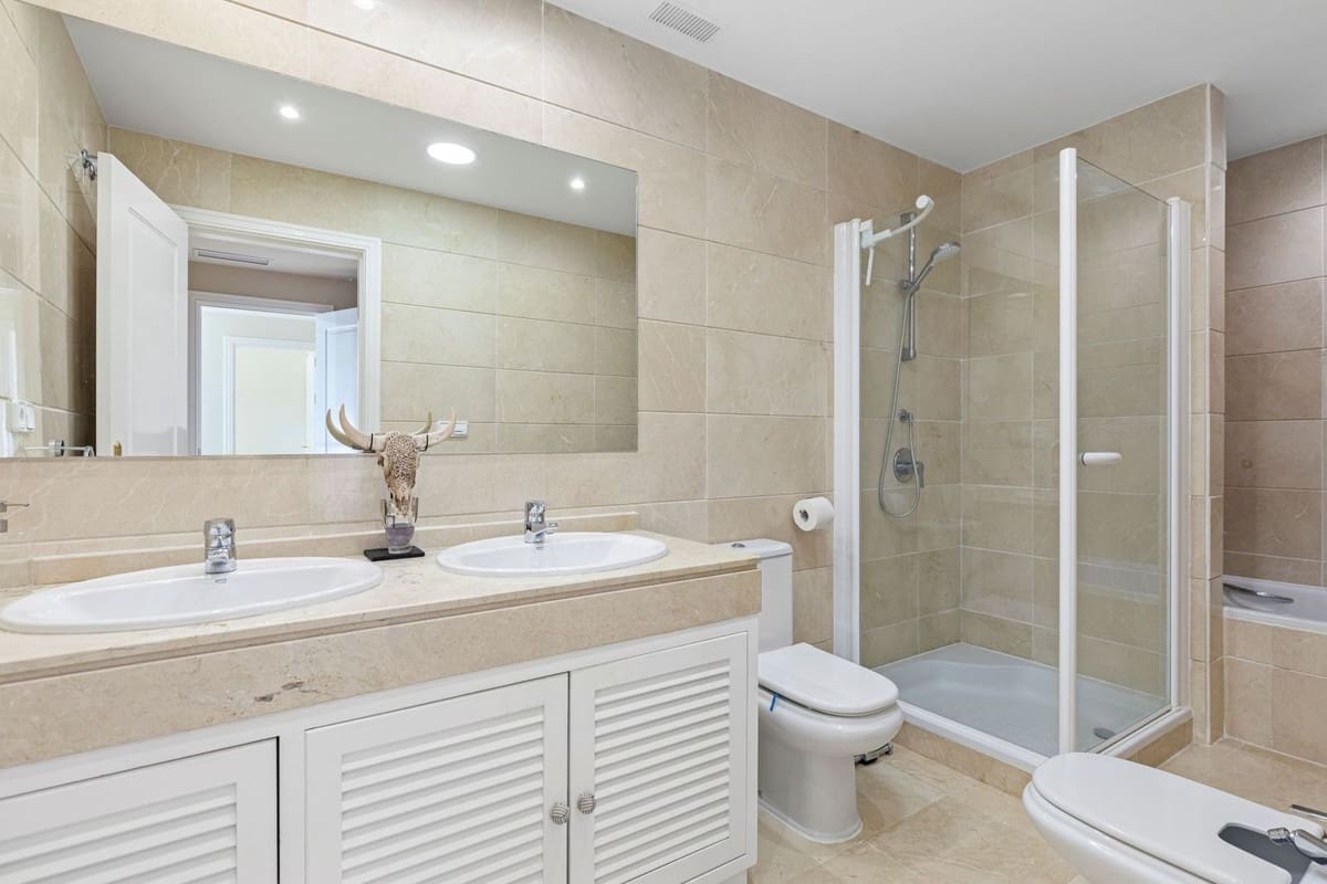 4 chambre Maison de Ville à vendre à Los Arqueros avec piscine garage - 1 050 000 € (Ref: 9581288)